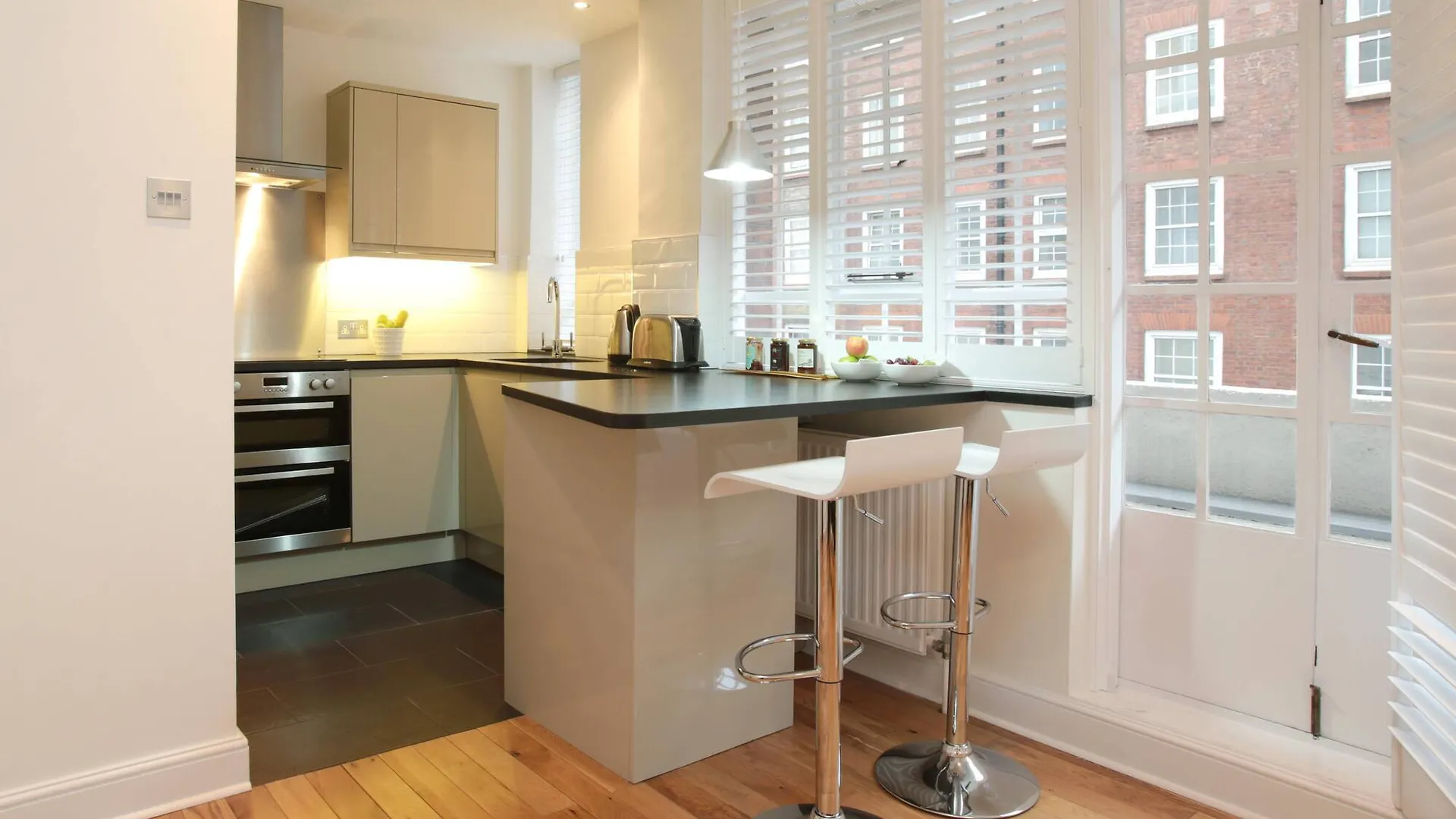 Veeve  Chelsea Cloisters Apartment Rainham 4*, Bexleyheath United Kingdom